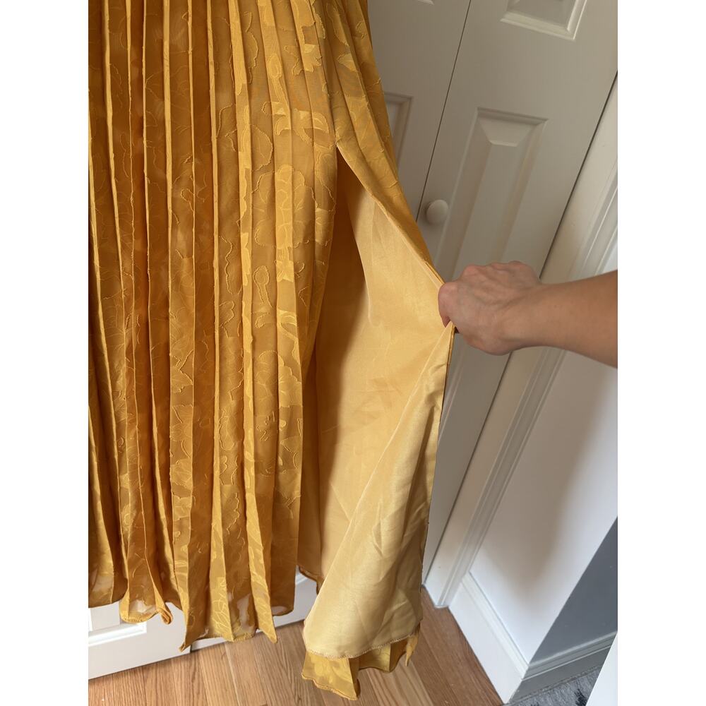 Yellow Pleated Midi Dress with Adjustable Straps Sz 7 - Picture 5 of 8